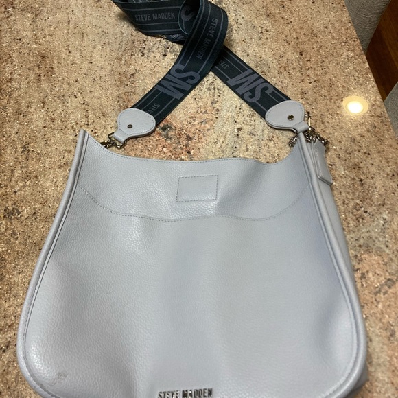 Brand new without tags.   STEVE MADDEN purse. - Picture 2 of 3